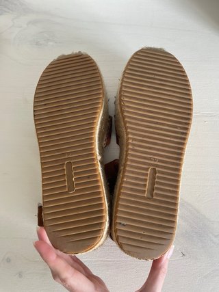 Sandalias de piel con plataforma