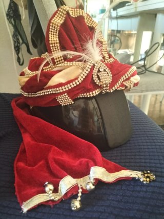 Turbante indio boda dorado y rojo