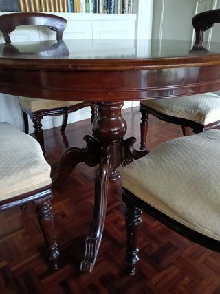 Mesa redonda madera y cristal + 4 sillas