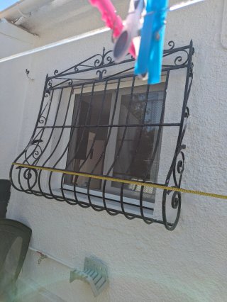 Reja de seguridad para ventana forja