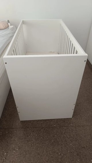 Cuna Ikea blanca con cajones