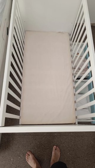 Cuna Ikea blanca con cajones