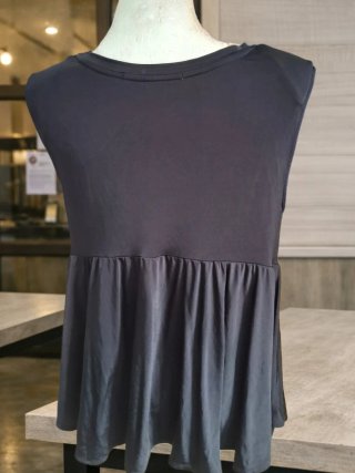 Top Uterqüe negro fluido Talla M