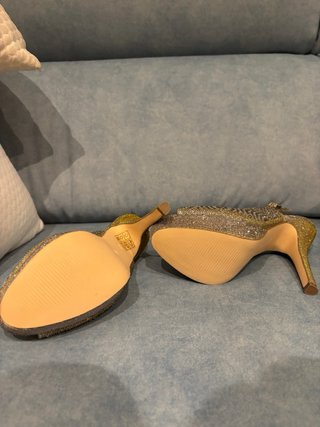 Zapatos de fiesta Menbur dorados y plateados