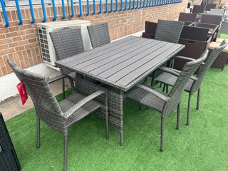 Mesa y 4 sillas de exterior