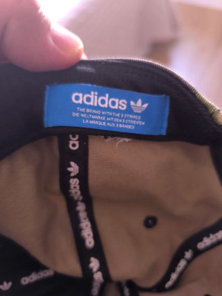 Camiseta y Gorra Adidas Camuflaje Azul