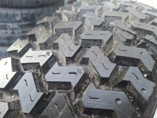 215 80 R16 Michelin - 1 neumático sin uso