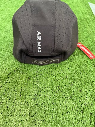 Gorra Nike Air x Supreme Negra