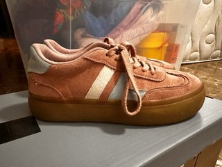 Zapatillas deportivas rosa mujer