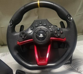 Volante Hori con Pedales para PS4/PS5