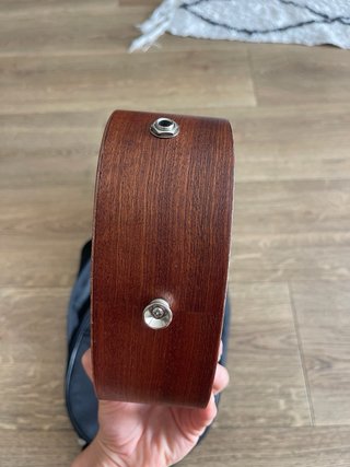 Ukelele electroacústico 4sten con funda casi nuevo