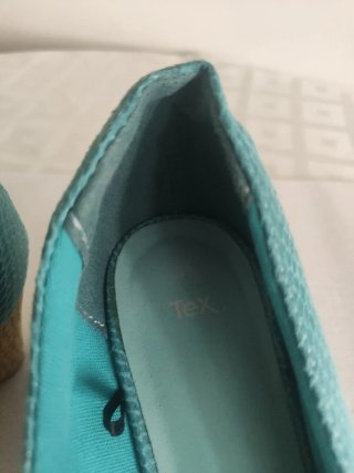 Zapatos Tex tacón bajo peep toe azul