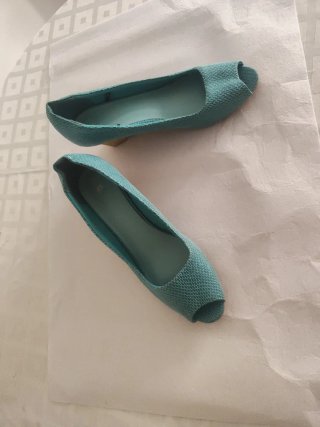 Zapatos Tex tacón bajo peep toe azul