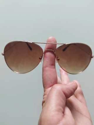 Gafas de sol aviador doradas y marrones