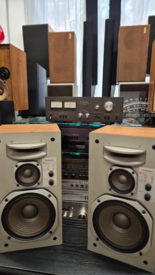 Altavoces Technics SB-R3 Beige/Negro