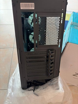 caja gaming Hiditec Z20 ARGB a estrenar