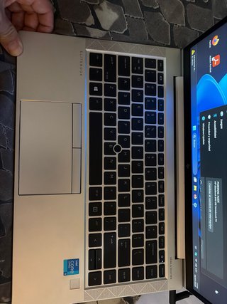 HP Elitebook 840 G8 Plata