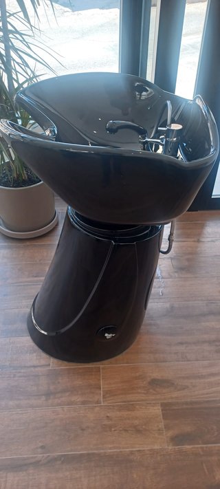 Lavacabezas Negro Saturno con Poza Poseidón