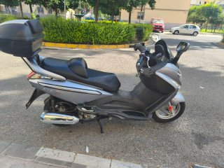 Sym GTS 125cc Maxi Scooter Plata