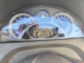 Sym GTS 125cc Maxi Scooter Plata