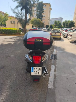 Sym GTS 125cc Maxi Scooter Plata