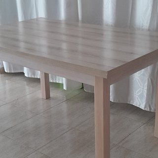 Mesa de comedor y sillas