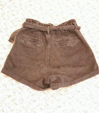Pantalón corto negro  Stradivarius cintura al