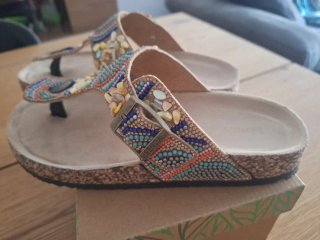 Sandalias Multicolor Adornadas