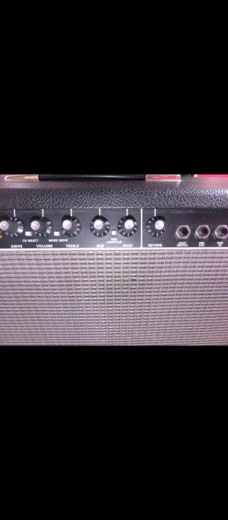 2Amplificadores Fender.champions100 y 212rFrontman