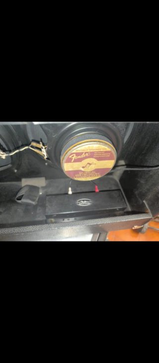 2Amplificadores Fender.champions100 y 212rFrontman
