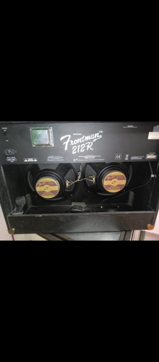 2Amplificadores Fender.champions100 y 212rFrontman