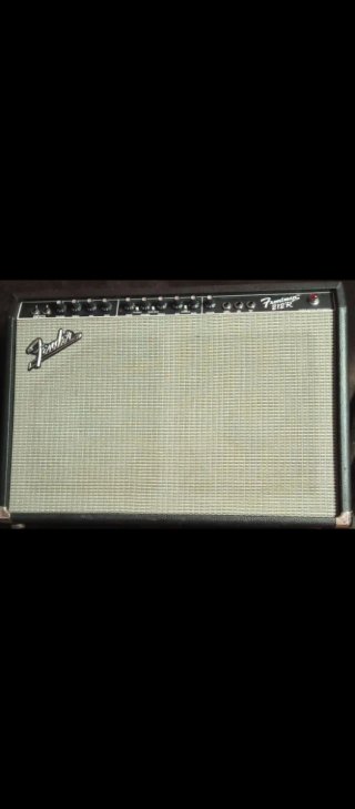 2Amplificadores Fender.champions100 y 212rFrontman