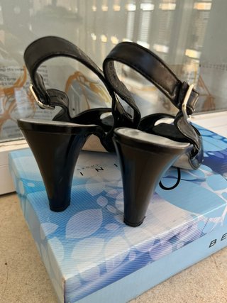 Zapatos de tacón negros