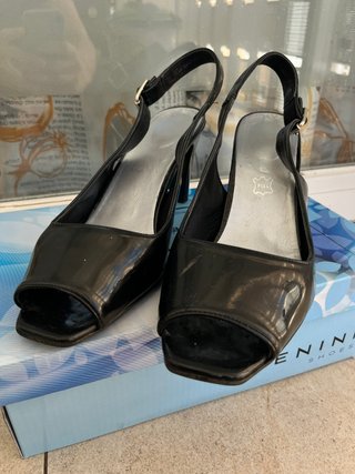 Zapatos de tacón negros