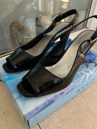 Zapatos de tacón negros