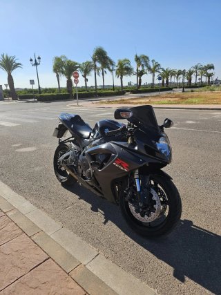 Suzuki GSXR 600 Negra