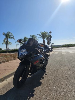 Suzuki GSXR 600 Negra