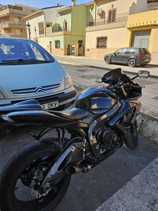 Suzuki GSXR 600 Negra