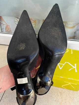 Zapatos de tacón elegantes negros