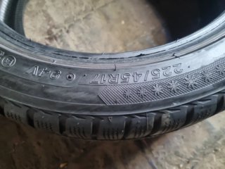 Neumáticos de invierno 225 45r17 94v lassa