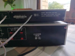 Akai AM-U3 Amplificador y Sintonizador AT-A2L