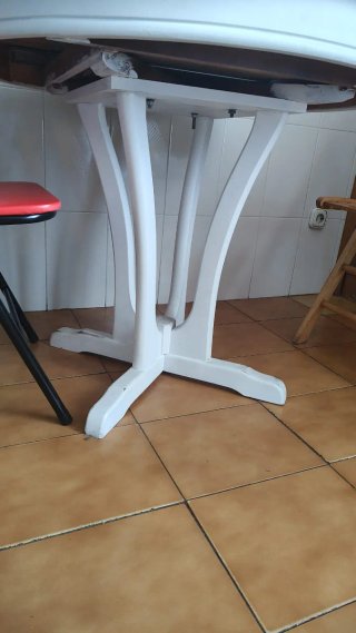 Mesa de comedor redonda blanca