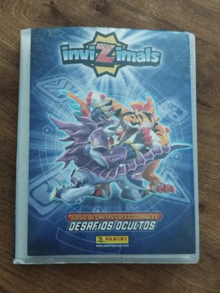 Álbum Invizimals Panini Incompleto