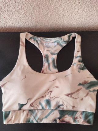 Top deportivo Stradivarius estampado