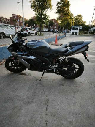 YAMAHA R1 2004