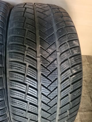 Neumáticos de invierno 245 45r19 102w nieve