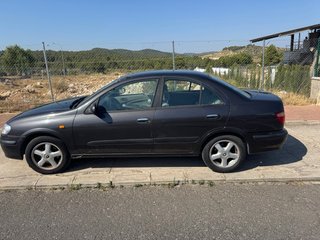 Nissan Almera 2001