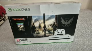 Xbox One S 1TB Blanca + Mando + Fifa 22 y Cables
