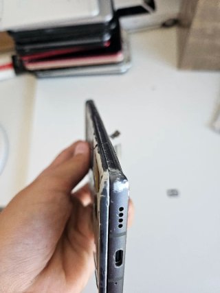 LG Wing con schermo rotto