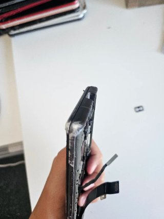 LG Wing con schermo rotto